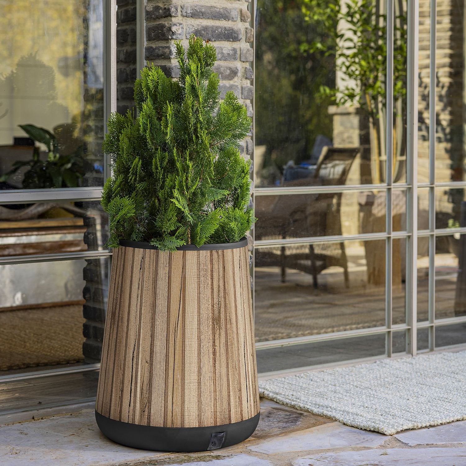 Keter Signature Collection 20" Resin Round Conic Planter
