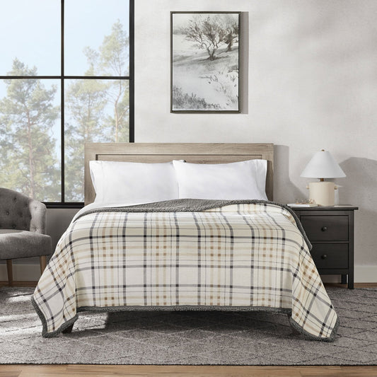 Member's Mark Plush Blanket, 109" x 90"
