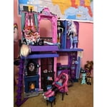 Monster High Boo-tique Hotel Doll House with 13+ Accessories